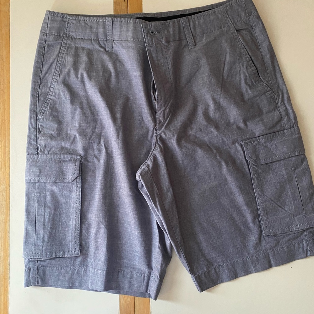 Men’s Apt 9 cargo shorts